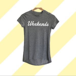 ZOE + LIV “Weekend “ Tee Short Sleeves Gray Hi-Lo Hem Size XS